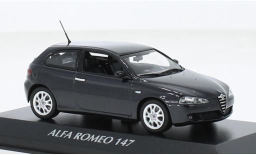Alfa Romeo 147 1/43 Maxichamps metallise schwarz 2005 1:43 modellautos