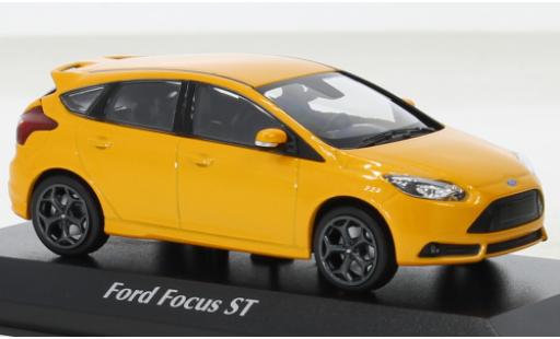 Ford Focus 1/43 Maxichamps MK III ST metallise orange 2011 modellautos