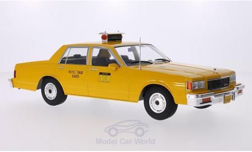 Modellautos Chevrolet Caprice Classic 1/18 MCG Sedan gelb NYC Taxi 1985 Türen und Hauben geschlossen Chevrolet Caprice Classic 1/18 MCG Sedan gelb NYC Taxi 1985 Türen und Hauben geschlossen modellautos