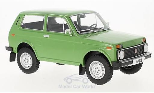 Lada Niva 1/18 MCG grün 1976 modellautos