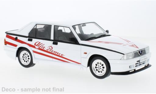Modellautos Alfa Romeo 75 1/18 MCG Turbo Evoluzione blanche 1987 Alfa Romeo 75 1/18 MCG Turbo Evoluzione blanche 1987 modellautos