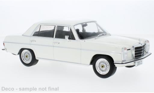 Modellautos Mercedes 200 1/18 MCG D (W115) blanche 1968 Mercedes 200 1/18 MCG D (W115) blanche 1968 modellautos