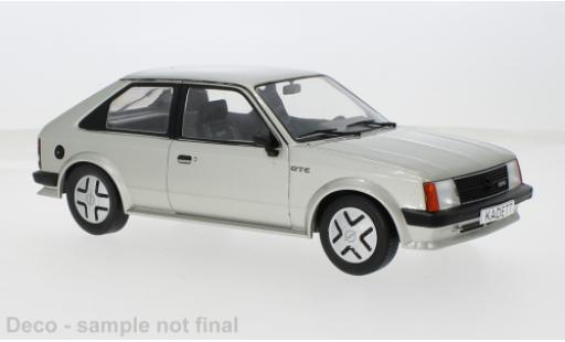 Modellautos Opel Kadett 1/18 MCG D GTE silber 1983 1:18 Opel Kadett 1/18 MCG D GTE silber 1983 1:18 modellautos