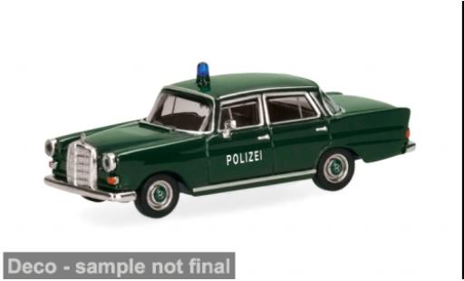 Modellautos Mercedes 200 D (W110) 1965 Polizei Hessen 1/87 Herpa