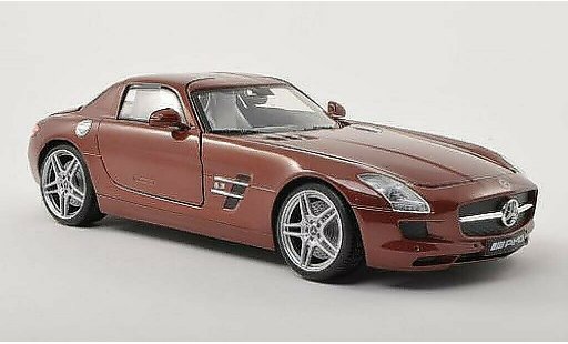 Mercedes SLS Coupe 1/18 Motormax AMG (C197) braun modellautos