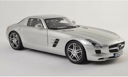 Mercedes C Coupe 1/18 Norev AMG (C197) grau 2010 modellautos