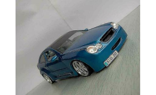Mercedes Classe C Base 1/18 Maisto compact kompressor modellautos