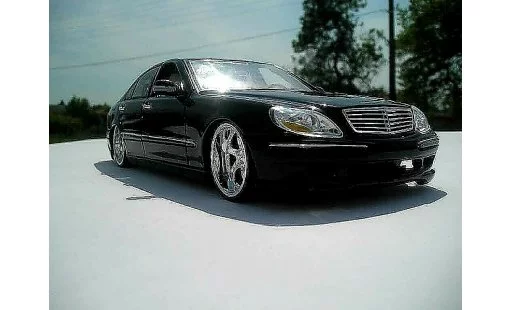 Mercedes Classe S 500 1/18 Maisto dub schwarz jantes chromees 18 pouces modellautos