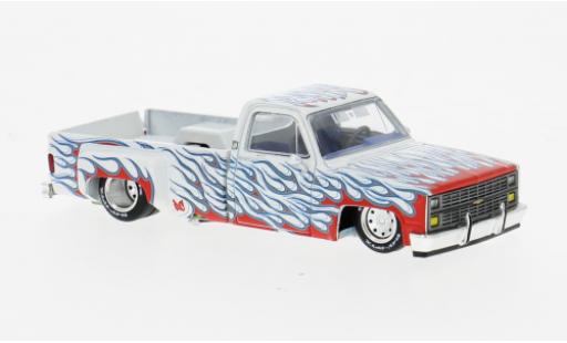Modellautos Chevrolet Silverado 1/64 Mini GT Dually on Fire V2 weiss/Dekor 1980 1:64 Chevrolet Silverado 1/64 Mini GT Dually on Fire V2 weiss/Dekor 1980 1:64 modellautos