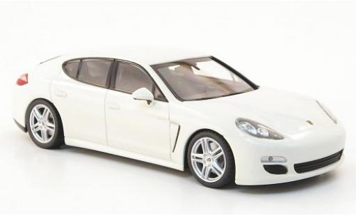 Modellautos Porsche Panamera 1/43 Minichamps Diesel weiss 2010 sans Vitrine Porsche Panamera 1/43 Minichamps Diesel weiss 2010 sans Vitrine modellautos