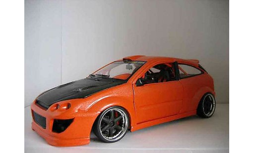 Ford Focus RS 1/18 Hot Wheels tuning modellautos