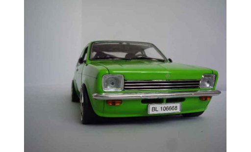 Opel Kadett C coupe 1/18 Minichamps sr 1976 gr&Atilde;&frac14;n modellautos