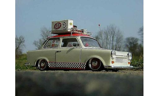 Trabant 601 de luxe 1/18 Sun Star oldskool trabimaker ost berlin 1969 modellautos
