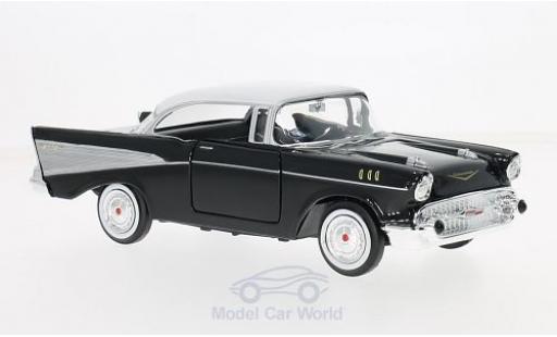 Modellautos Chevrolet Bel Air 1/24 Motormax schwarz/weiss 1957 Chevrolet Bel Air 1/24 Motormax schwarz/weiss 1957 modellautos