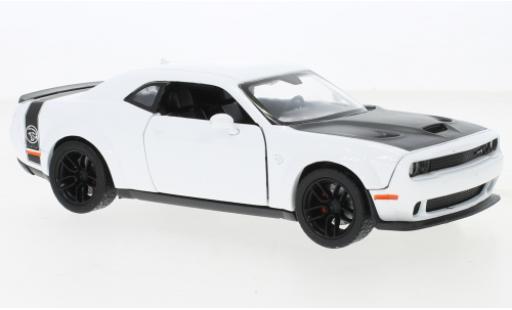 Modellautos Dodge Challenger 1/24 Motormax SRT Hellcat Widebody weiss/schwarz 2018 Dodge Challenger 1/24 Motormax SRT Hellcat Widebody weiss/schwarz 2018 modellautos
