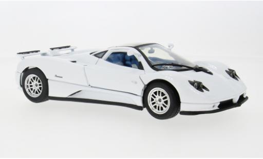 Modellautos Pagani Zonda 1/18 Motormax C12 weiss 2004 1:18 Pagani Zonda 1/18 Motormax C12 weiss 2004 1:18 modellautos