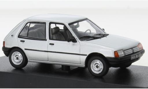 Modellautos Peugeot 205 1/43 Norev GL metallise gris 1988 Peugeot 205 1/43 Norev GL metallise gris 1988 modellautos