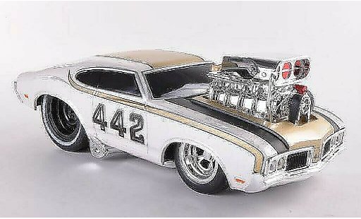 Oldsmobile 442 Base 1/24 Maisto weiss/gold 1970 modellautos