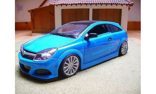 Opel Astra GTC 1/18 Welly opc modellautos