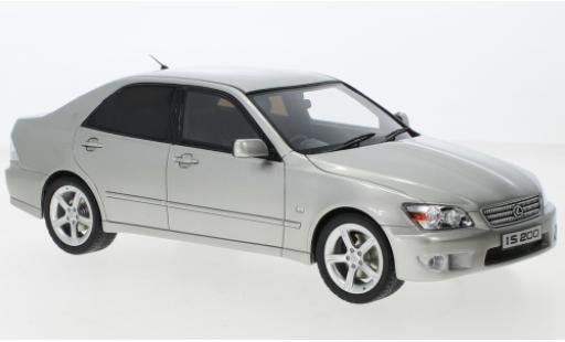 Lexus IS 1/18 Ottomobile 200 silber RHD 1998 modellautos