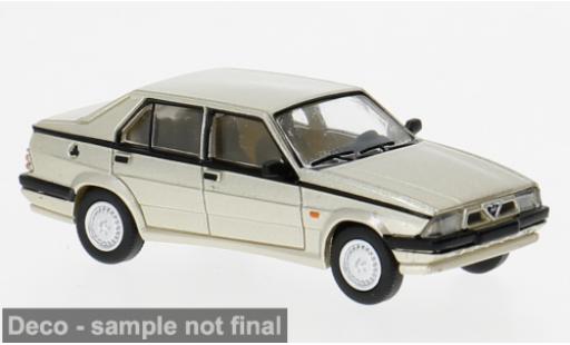Modellautos Alfa Romeo 75 1/87 PCX87 beige 1988 1:87 Alfa Romeo 75 1/87 PCX87 beige 1988 1:87 modellautos