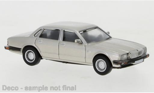 Modellautos Jaguar XJ 1/87 PCX87 40 mettalic beige 1986 Jaguar XJ 1/87 PCX87 40 mettalic beige 1986 modellautos
