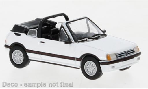 Modellautos Peugeot 205 1/87 PCX87 cabriolet blanche 1986 Peugeot 205 1/87 PCX87 cabriolet blanche 1986 modellautos