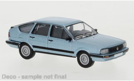 Modellautos Volkswagen Passat 1/87 PCX87 B2 metallise bleu clair 1985 Volkswagen Passat 1/87 PCX87 B2 metallise bleu clair 1985 modellautos