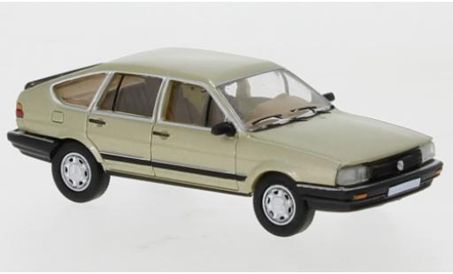 Modellautos Volkswagen Passat 1/87 PCX87 B2 mettalic beige 1985 Volkswagen Passat 1/87 PCX87 B2 mettalic beige 1985 modellautos