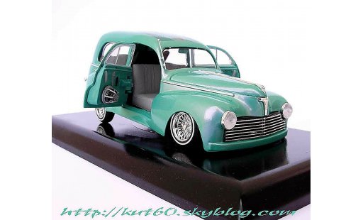 Peugeot 203 Fourgonette 1/18 Solido short delivery lowride modellautos