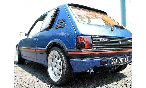 Peugeot 205 GTI 1/18 Solido 1.9 Bleu Miami blau miami modellautos