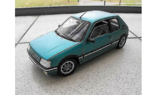 Peugeot 205 GTI 1/18 Solido Griffe rabaissee modellautos