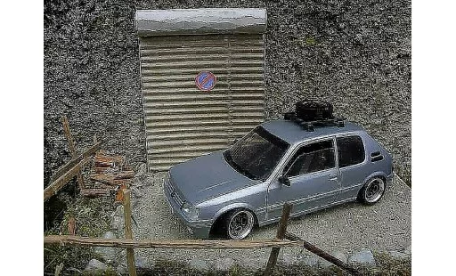 Peugeot 205 GTI 1/18 Solido grau german look modellautos