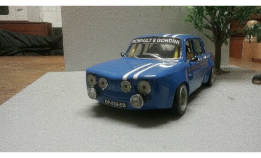 Renault 8 Gordini 1/18 Burago blau kit large groupe A modellautos