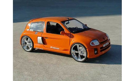 Renault Clio V6 1/18 Universal Hobbies orange modellautos
