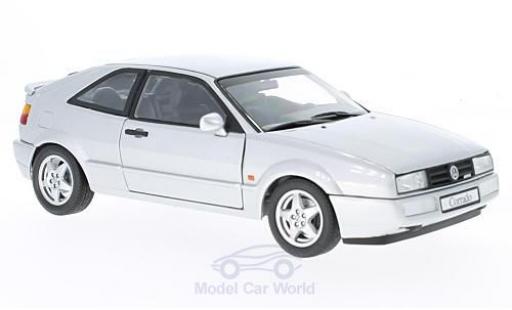 Volkswagen Corrado 1/18 Revell VR6 silber modellautos
