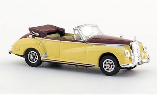 Mercedes 300 1/87 Ricko C Cabriolet beige/rot 1955 modellautos