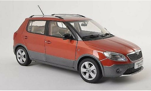 Skoda Fabia Scout 1/18 Paudi rot 2012 modellautos