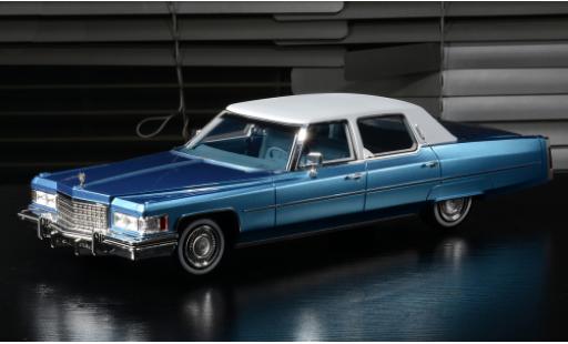 Modellautos Cadillac Fleetwood 1/18 Stamp Models Brougham metallise blau/weiss 1976 Cadillac Fleetwood 1/18 Stamp Models Brougham metallise blau/weiss 1976 modellautos
