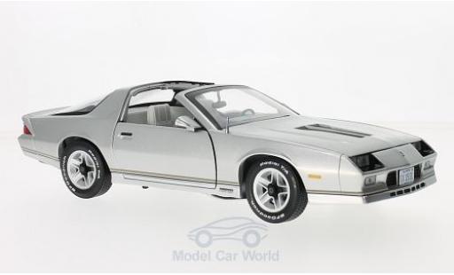 Modellautos Chevrolet Camaro 1/18 Sun Star silber 1982 Chevrolet Camaro 1/18 Sun Star silber 1982 modellautos