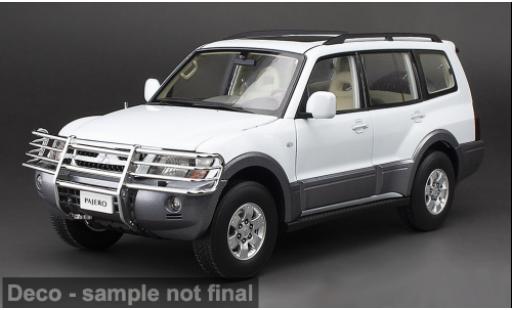 Modellautos Mitsubishi Pajero 1/18 Sun Star V73 weiss 1:18 Mitsubishi Pajero 1/18 Sun Star V73 weiss 1:18 modellautos