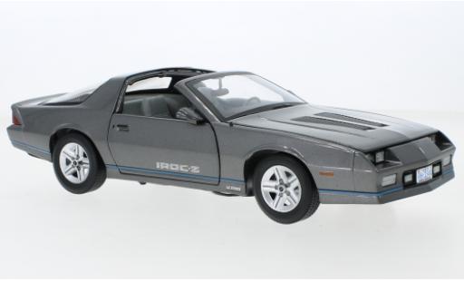 Modellautos Chevrolet Camaro 1/18 Sun Star IROC-Z metallise grau 1985 Chevrolet Camaro 1/18 Sun Star IROC-Z metallise grau 1985 modellautos