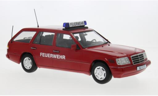 Mercedes Classe E 1/18 Triple 9 Collection T-Modell (S124) 1995 Feuerwehr 1:18 modellautos