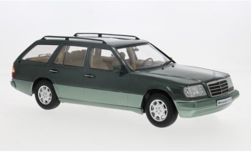 Mercedes Classe E 1/18 Triple 9 Collection T-Modell (S124) grün 1995 1:18 modellautos