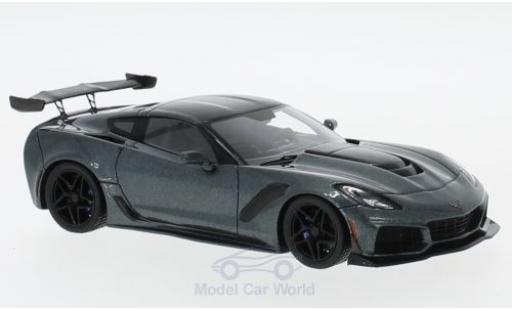 Modellautos Chevrolet Corvette C7 1/43 TrueScale Miniatures C7 ZR-1 mettalic grau Chevrolet Corvette C7 1/43 TrueScale Miniatures C7 ZR-1 mettalic grau modellautos