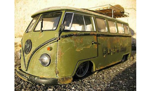 Volkswagen Combi Base 1/18 Welly 1962 rusty split modellautos