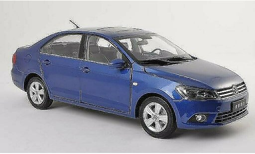 Volkswagen Jetta Base 1/18 Paudi blau 2012 modellautos