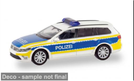 Modellautos Volkswagen Passat GTE Polizei Niedersachsen 1/87 Herpa