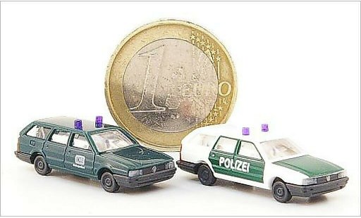 Volkswagen Passat Base 1/160 Busch Variant modellautos