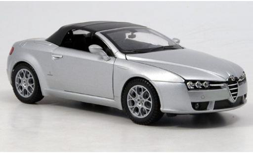 Alfa Romeo Spider 1/24 Welly silber geschlossen 1:24 modellautos